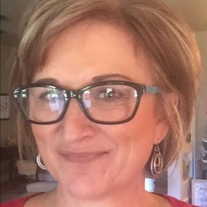 Meet your Posher, Roxanne